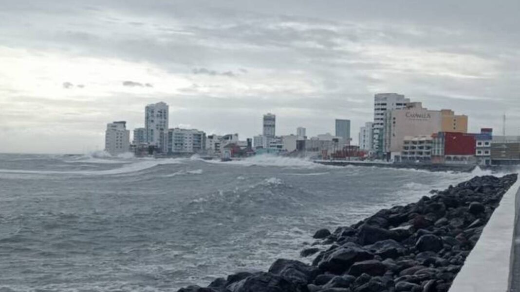 Protección Civil emite Aviso Especial por Onda tropical 19