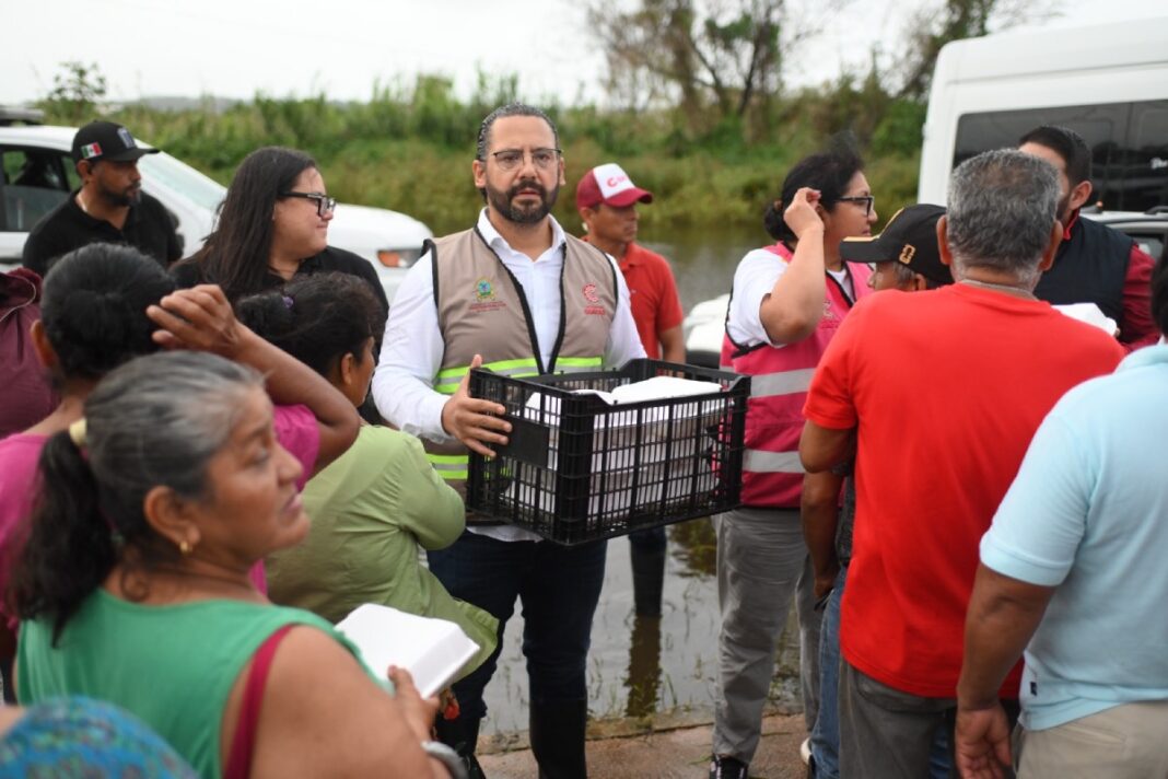 La comida se elabora en la unidad móvil del comedor comunitario de la SSP